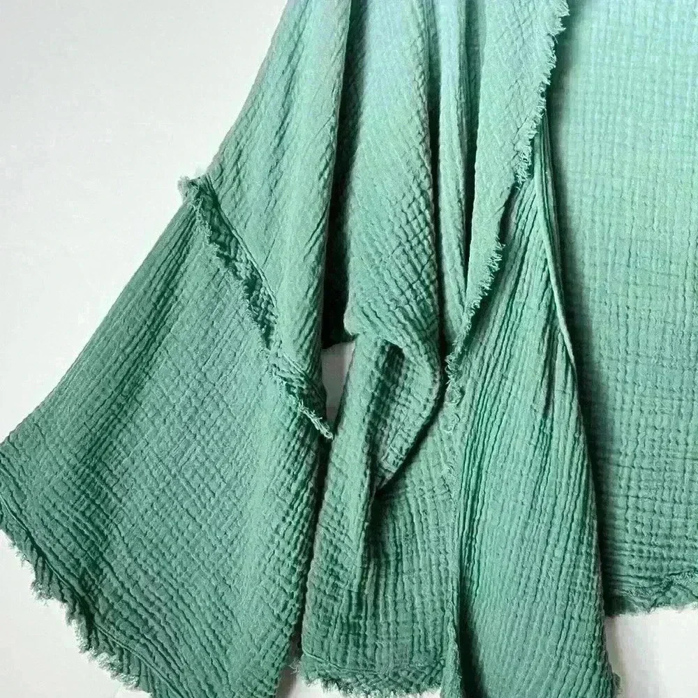 Young, Fabulous and Broke Francesca Ocean Bay Ombré Tie-Up Top - Picture 6 of 7